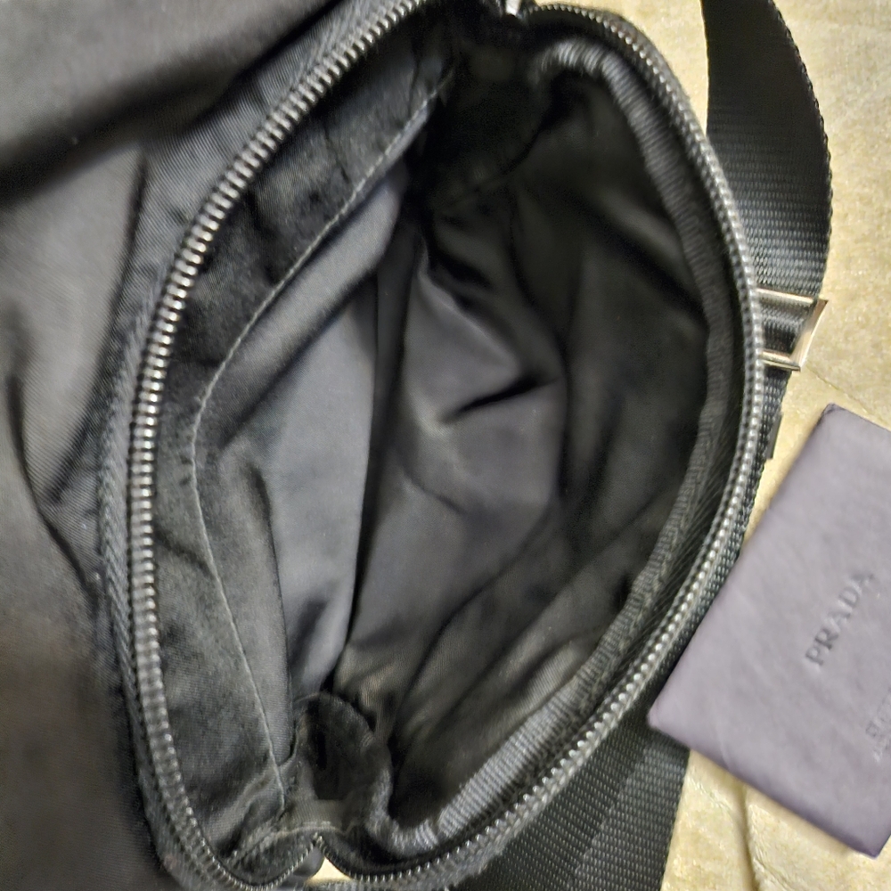 (SOLD)Authentic Prada nylon cargo / messnger bag - Picture 11 of 13
